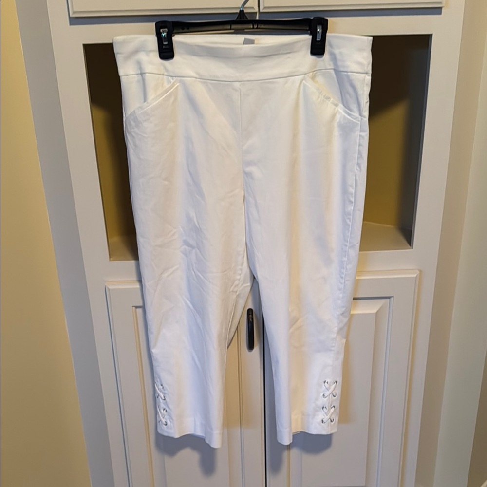 Chico's White Capri Pants